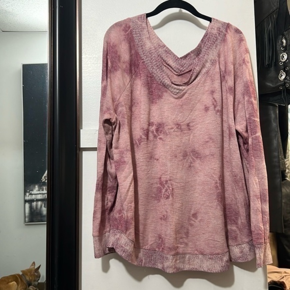 Signature studio, tie-dye sweater, size XL very soft